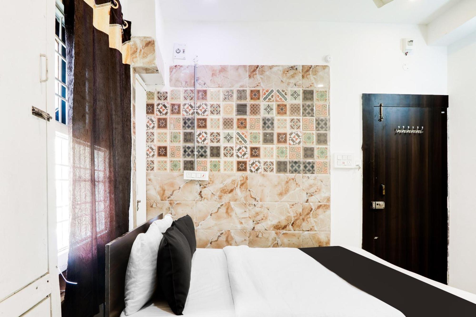 Hotel O City Inn Luxury Rooms Варангал Екстериор снимка